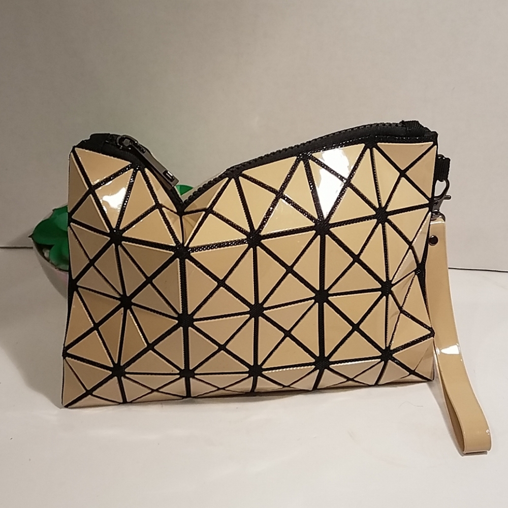 Ying Sai Hua Geometric Wrislet Nude - Picture 2 of 7